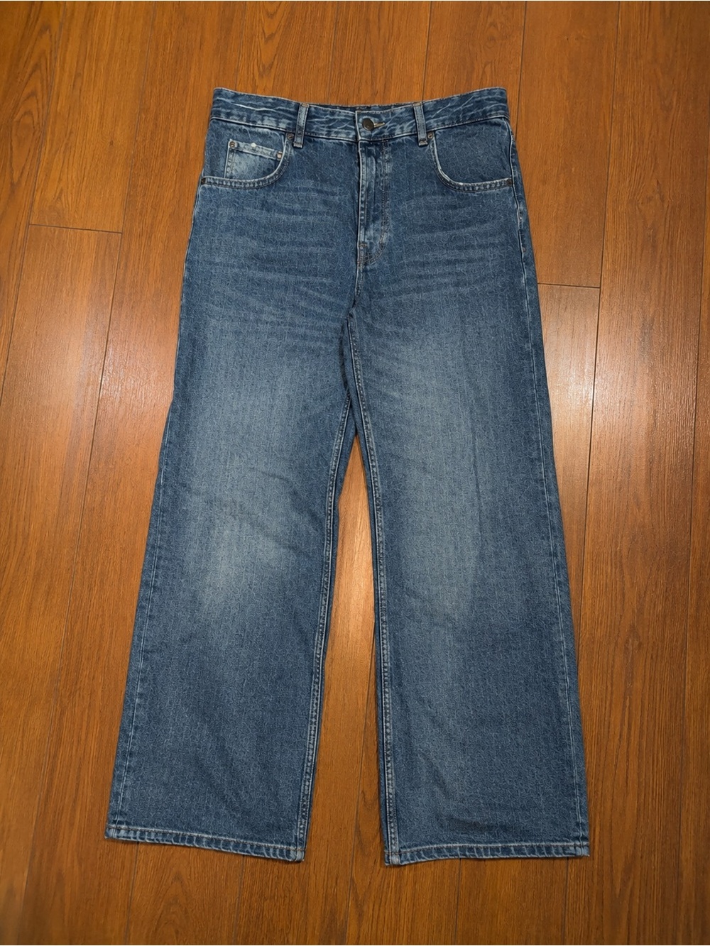 Zara Women's Straight Leg Jeans in Washed Blue Sz 8/10